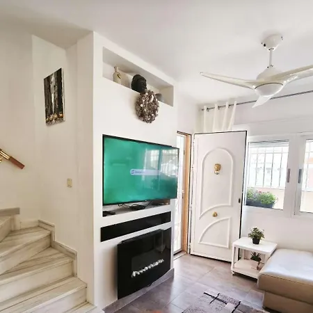 Holiday home Casa Claro Maison Familiale 4 Confort, Piscine, Quartier Residentiel Balcones *