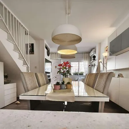 Casa Claro Maison Familiale 4 Confort, Piscine, Quartier Residentiel Balcones Дом отдыха Торевьиа